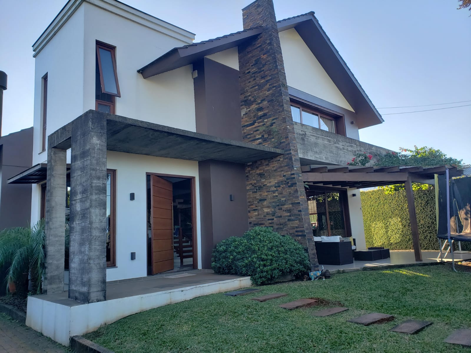 Casa Espetacular com 3 suítes!