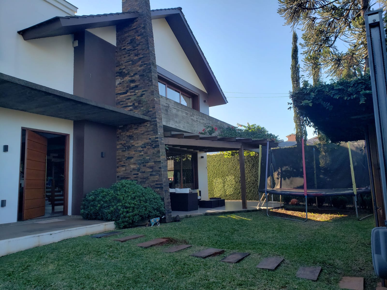 Casa Espetacular com 3 suítes!