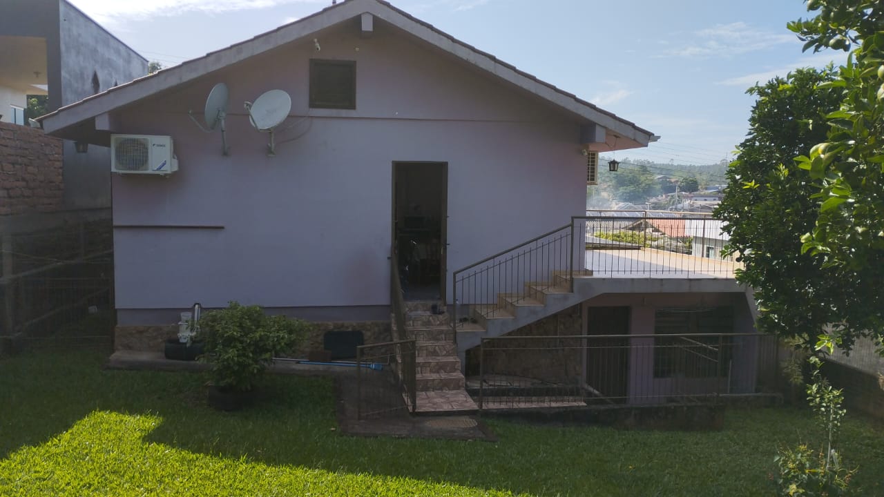 Casa zona alta em Estrela