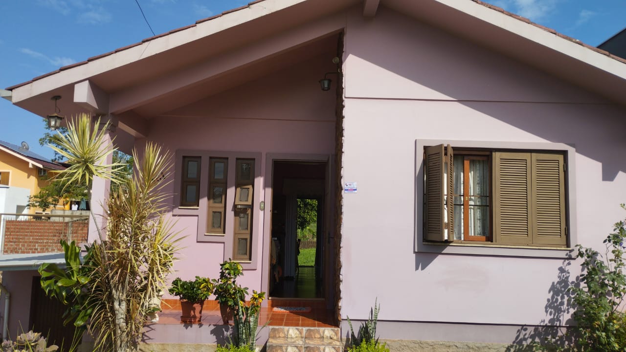 Casa zona alta em Estrela