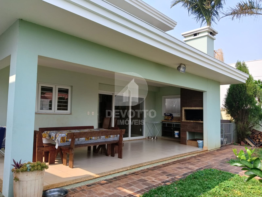 Casa alto padrão