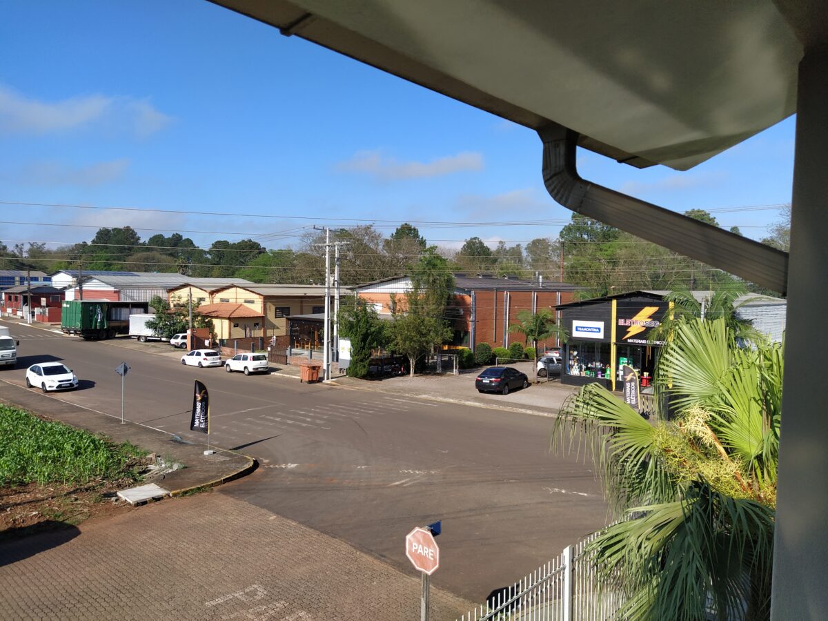 Casa de esquina no Centro Admistrativo
