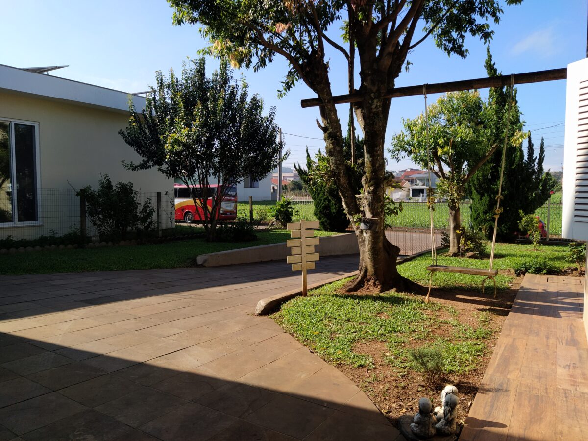 Casa de esquina no Centro Admistrativo